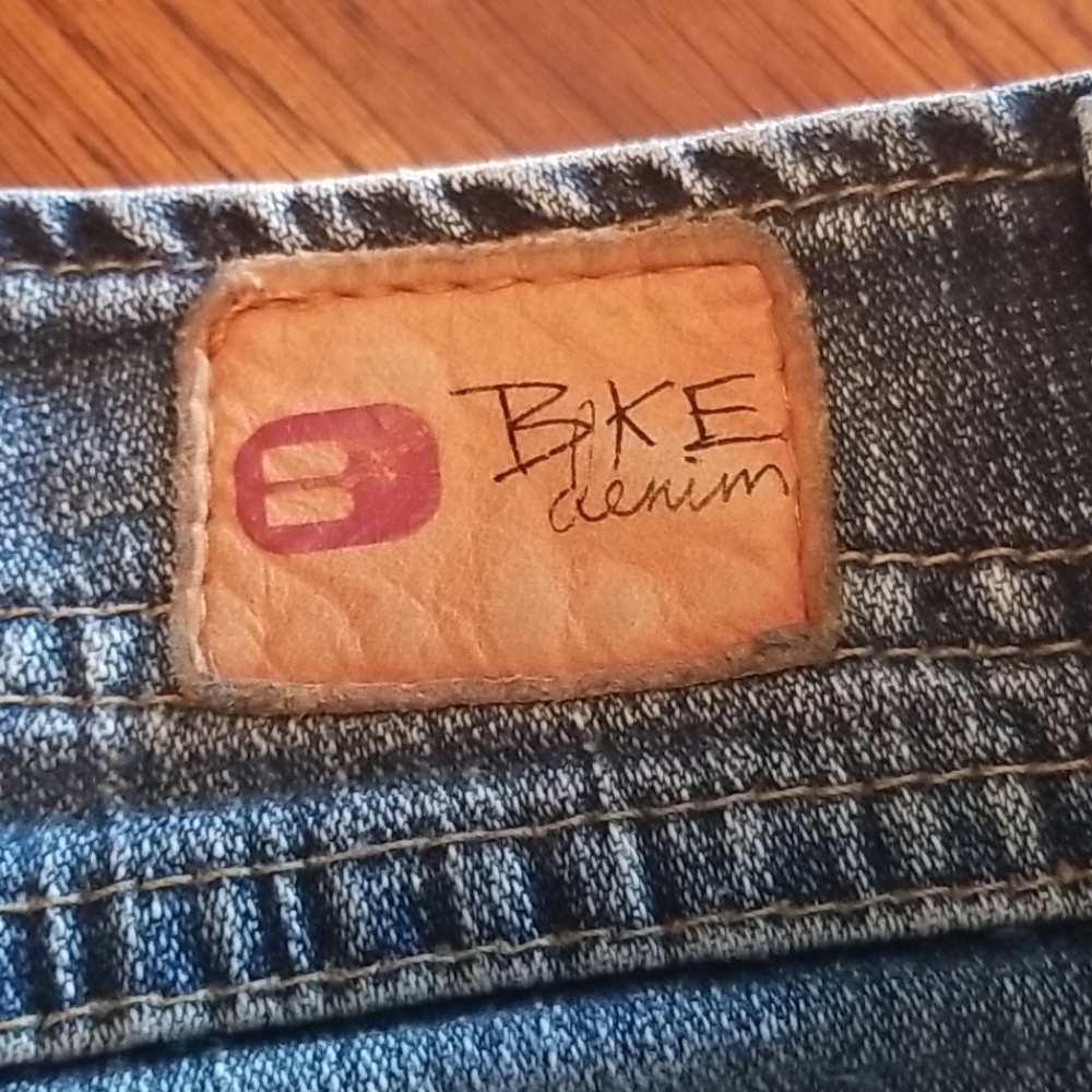 Bke Capris - image 4